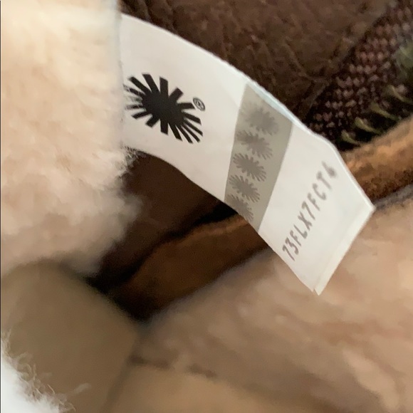 NWB Authentic UGG Kilmer 2 Boots - Picture 7 of 8